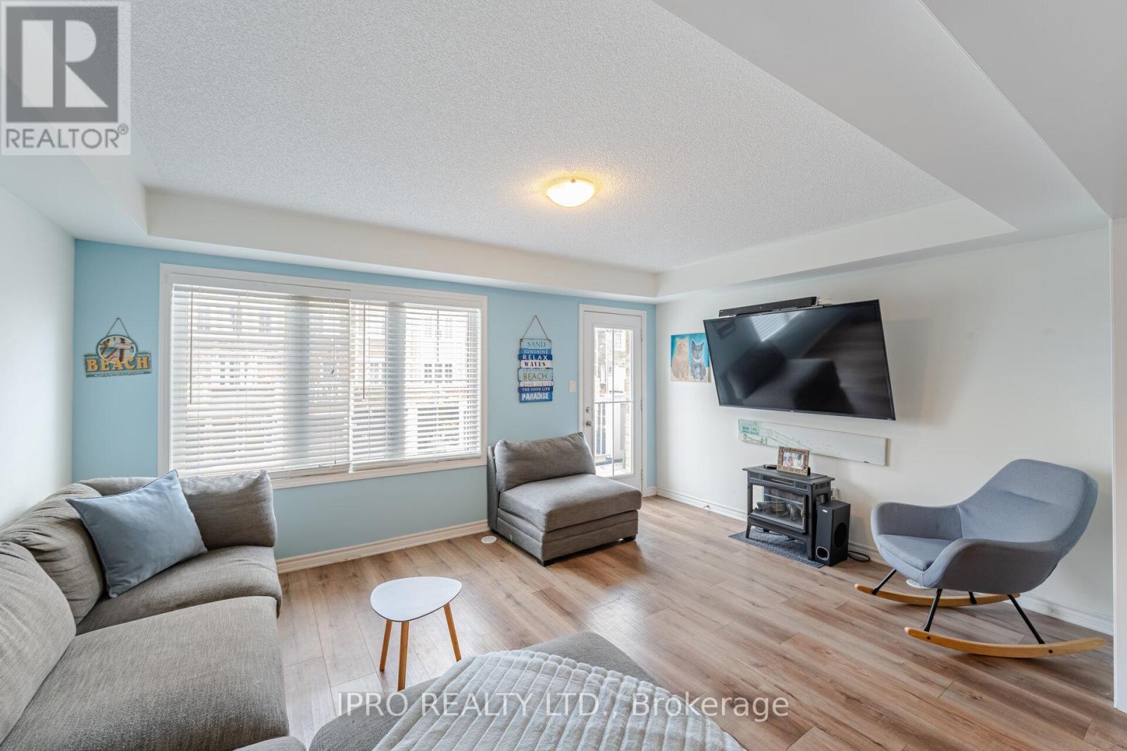 












1543 HUSBAND PLACE

,
Milton (CL Clarke),




Ontario
L9T8X9

