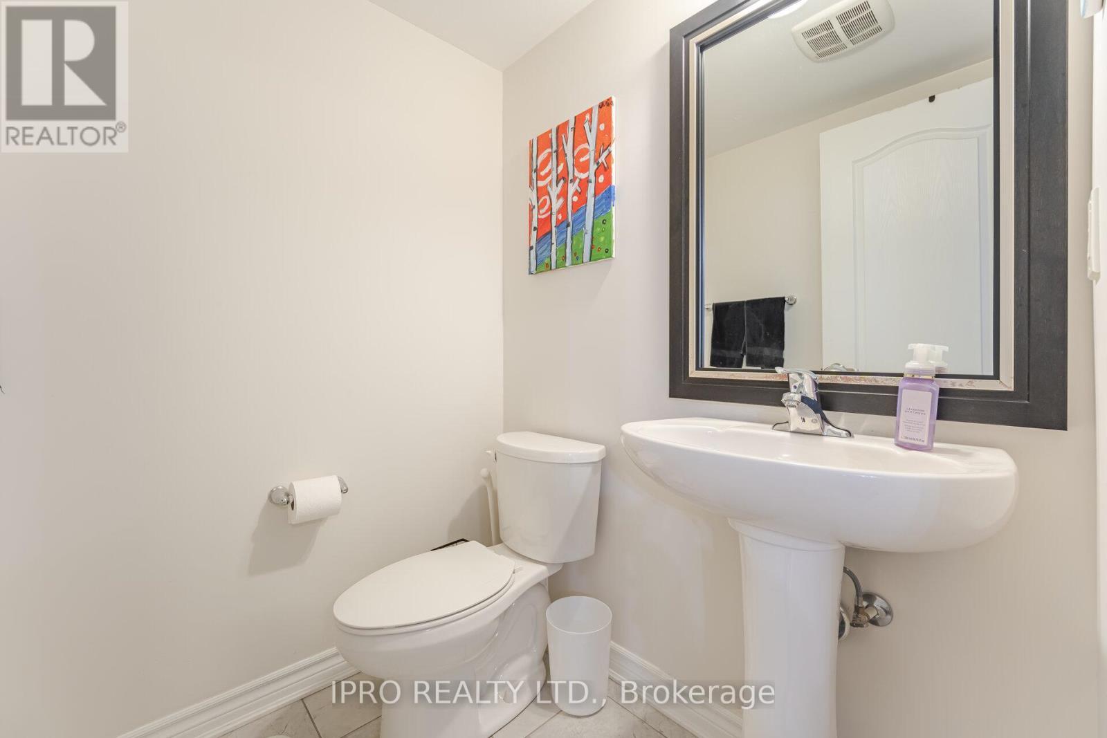 












1543 HUSBAND PLACE

,
Milton (CL Clarke),




Ontario
L9T8X9

