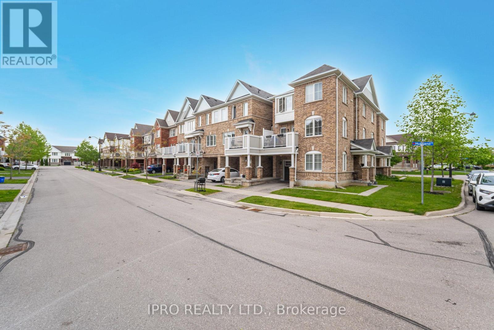 












1543 HUSBAND PLACE

,
Milton (CL Clarke),




Ontario
L9T8X9

