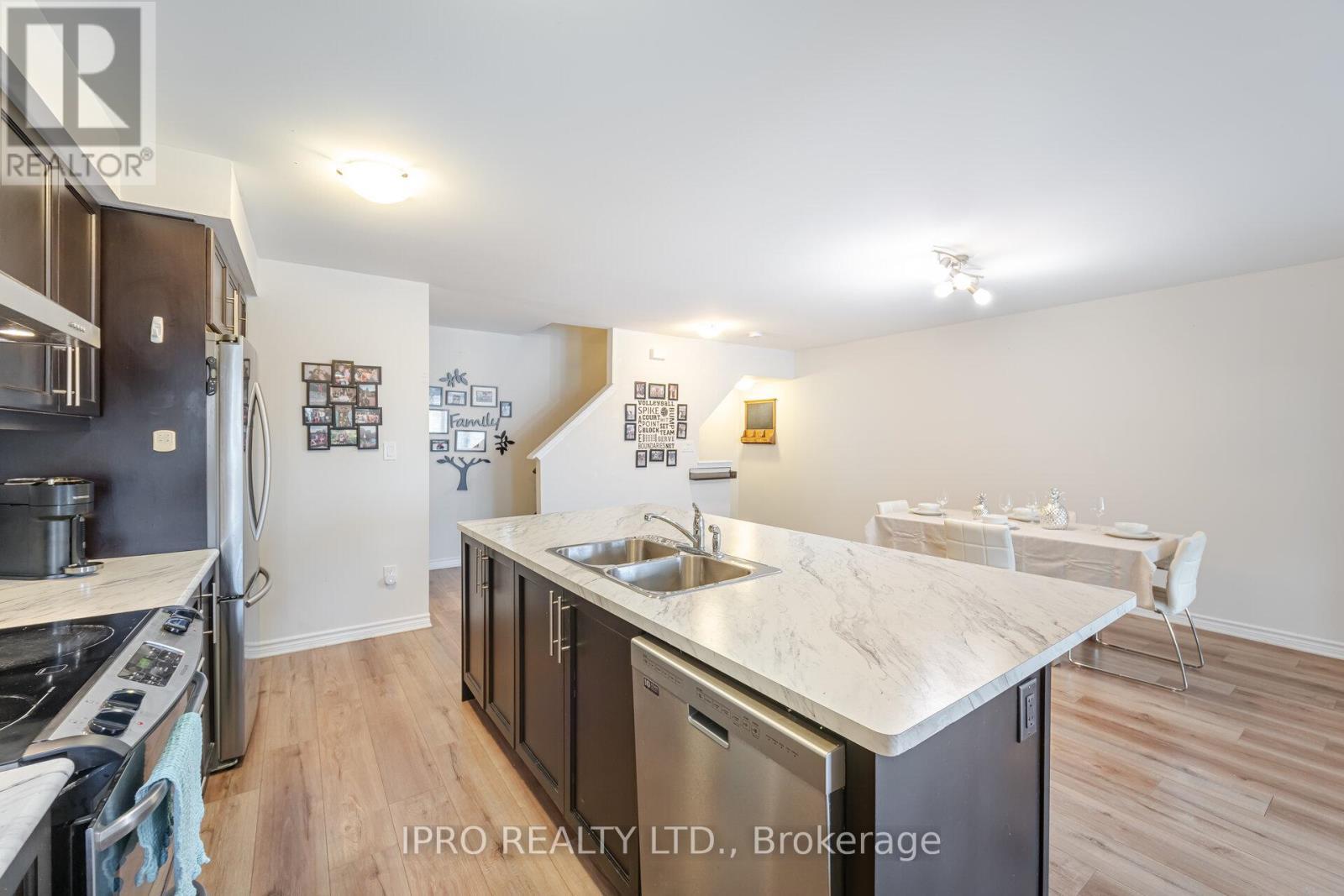 












1543 HUSBAND PLACE

,
Milton (CL Clarke),




Ontario
L9T8X9

