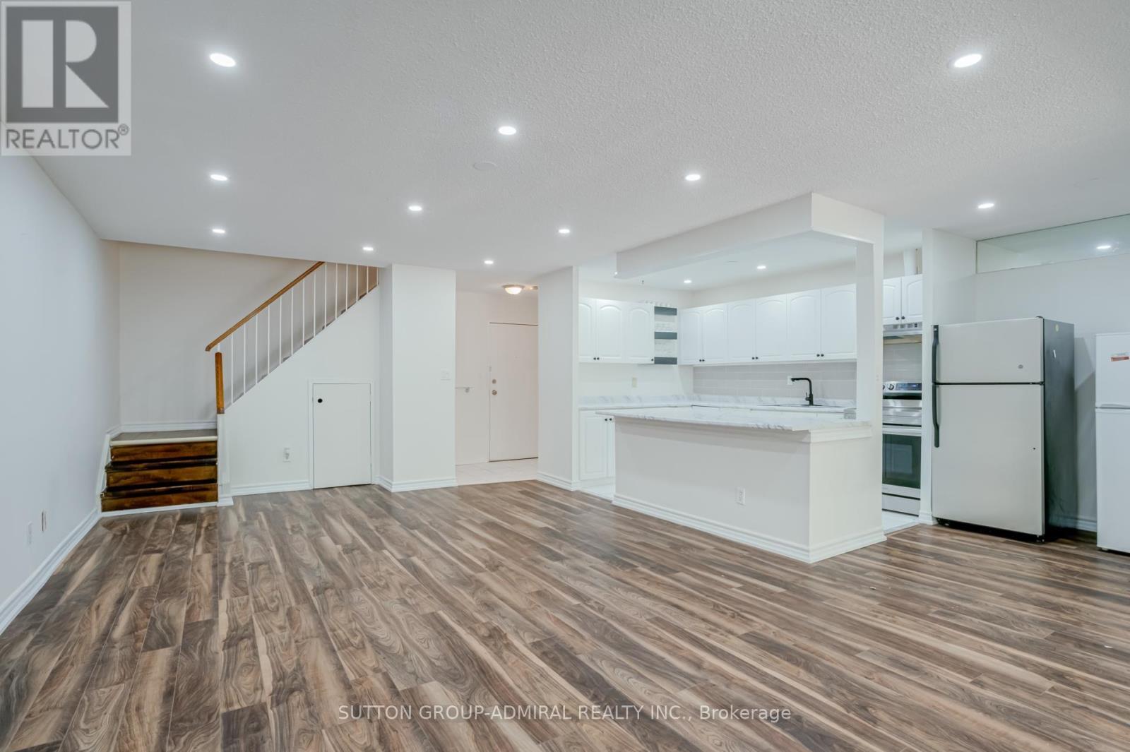 












149 - 3025 THE CREDIT WOODLANDS

,
Mississauga (Erindale),




Ontario
L5C2V3

