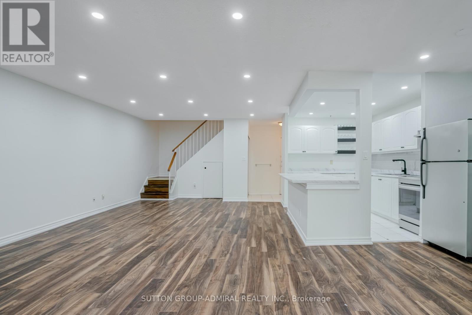 












149 - 3025 THE CREDIT WOODLANDS

,
Mississauga (Erindale),




Ontario
L5C2V3

