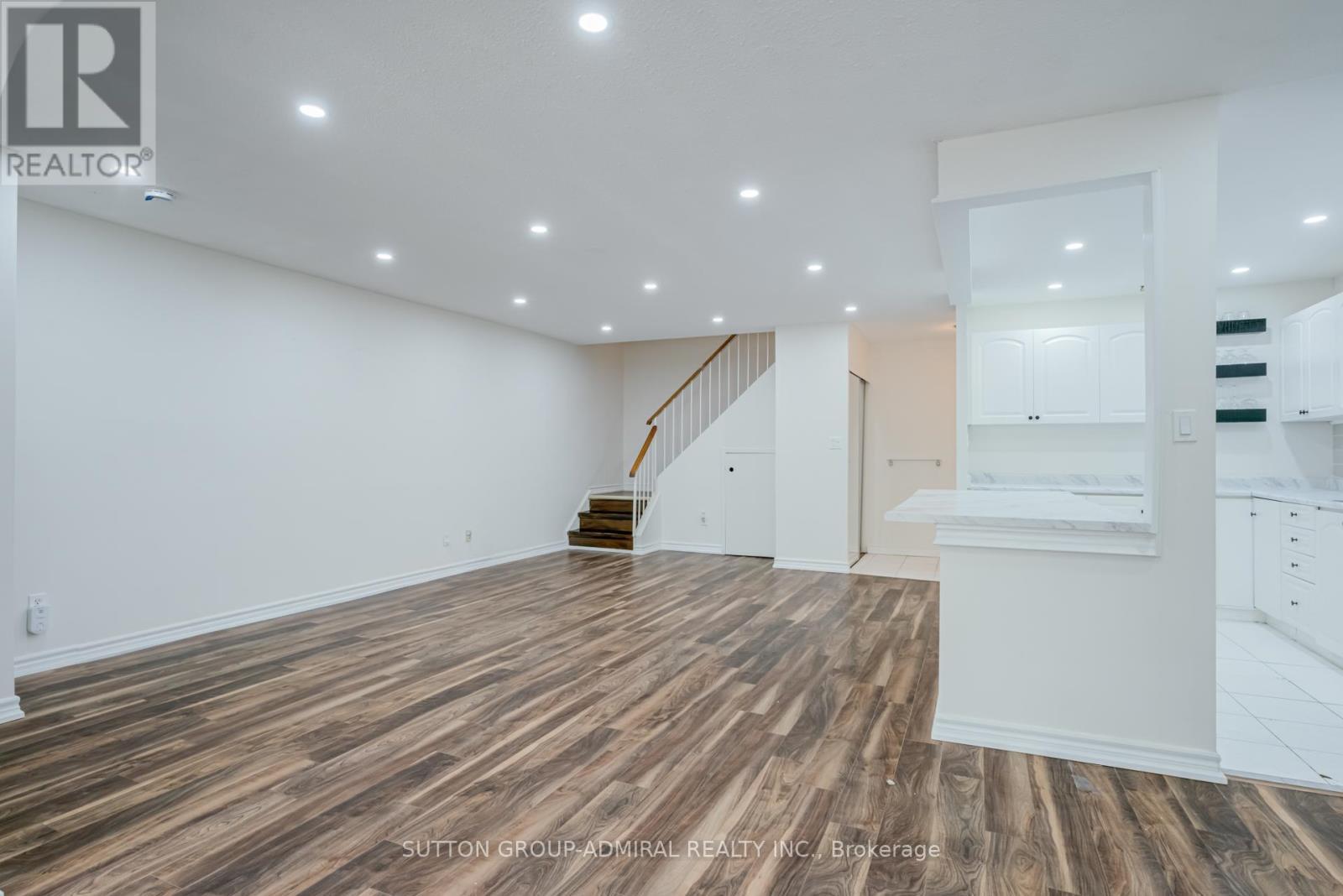 












149 - 3025 THE CREDIT WOODLANDS

,
Mississauga (Erindale),




Ontario
L5C2V3

