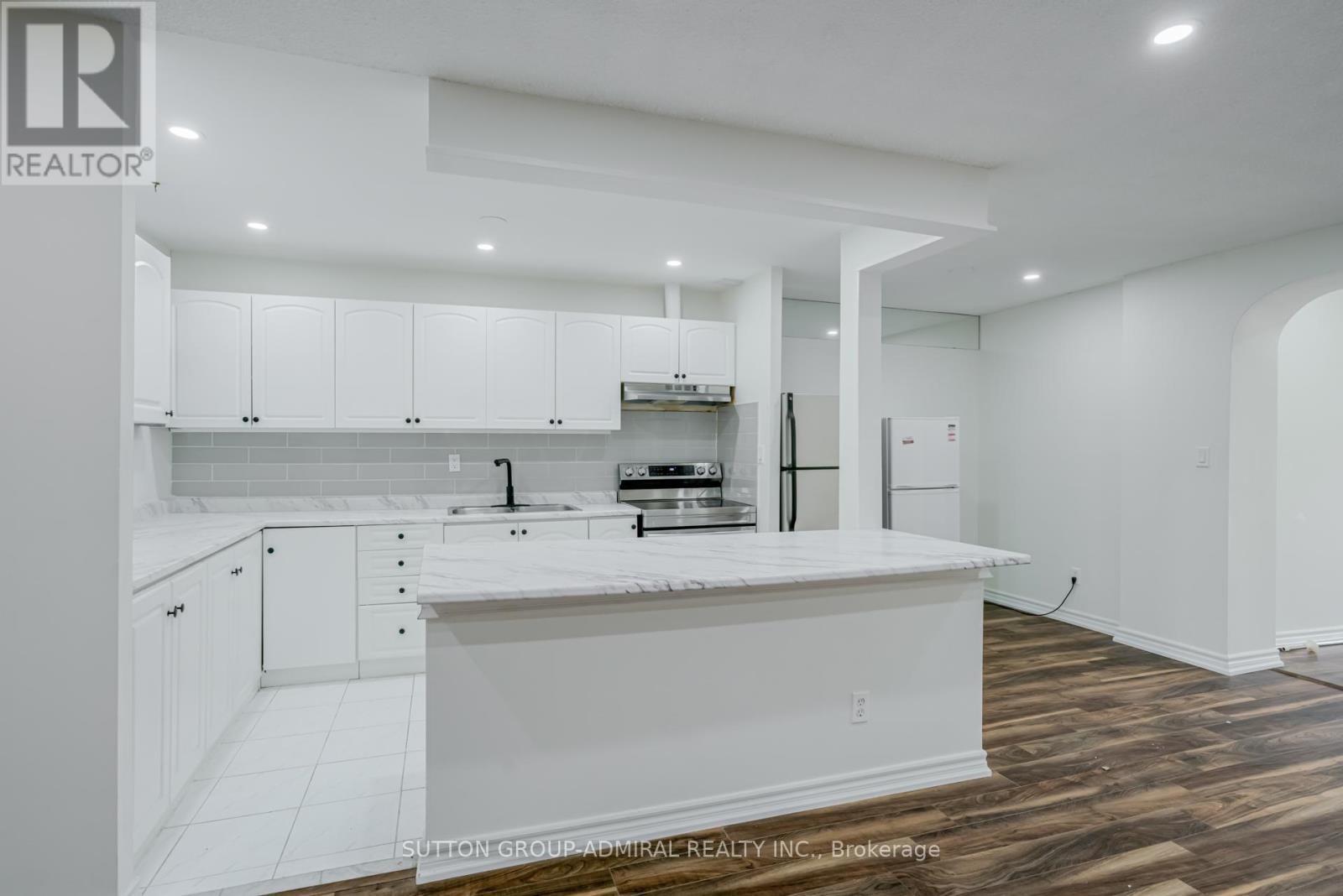 












149 - 3025 THE CREDIT WOODLANDS

,
Mississauga (Erindale),




Ontario
L5C2V3

