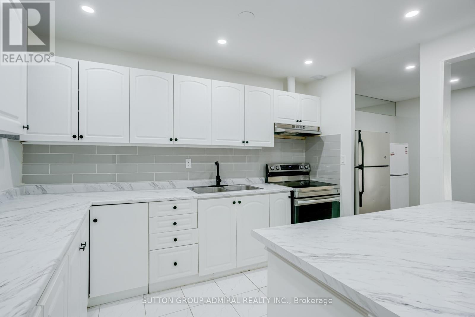 












149 - 3025 THE CREDIT WOODLANDS

,
Mississauga (Erindale),




Ontario
L5C2V3

