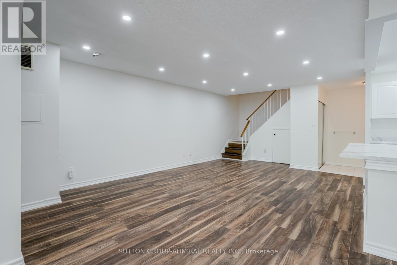 












149 - 3025 THE CREDIT WOODLANDS

,
Mississauga (Erindale),




Ontario
L5C2V3

