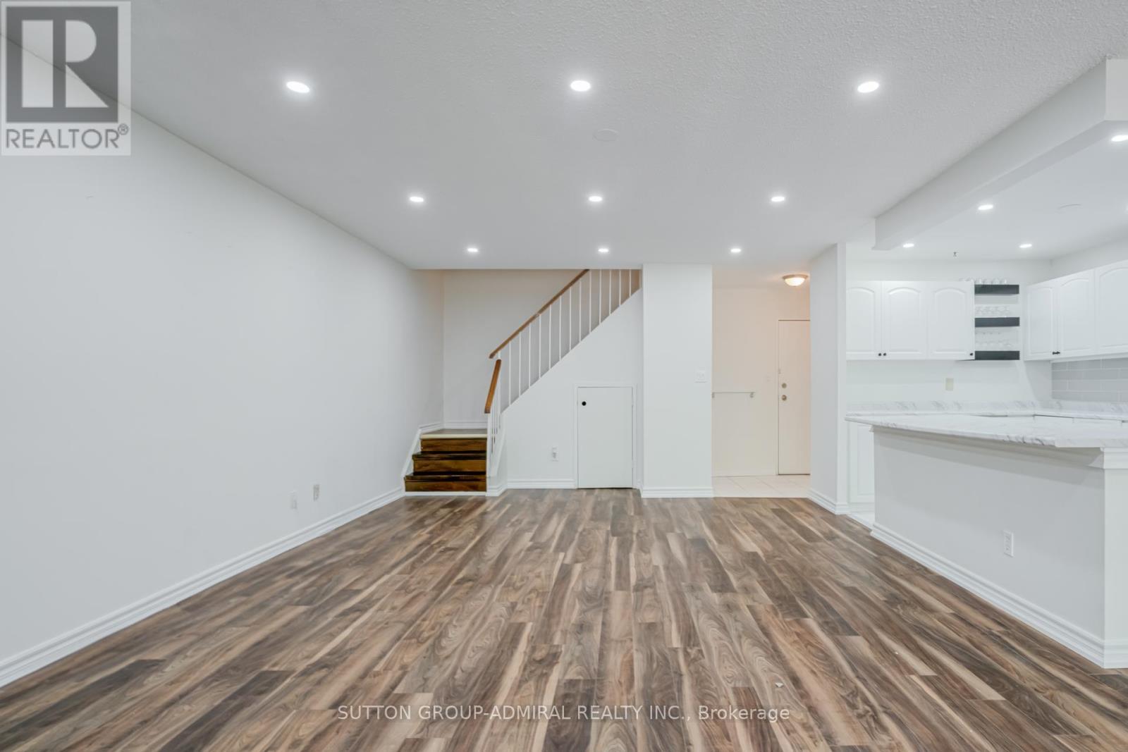 












149 - 3025 THE CREDIT WOODLANDS

,
Mississauga (Erindale),




Ontario
L5C2V3

