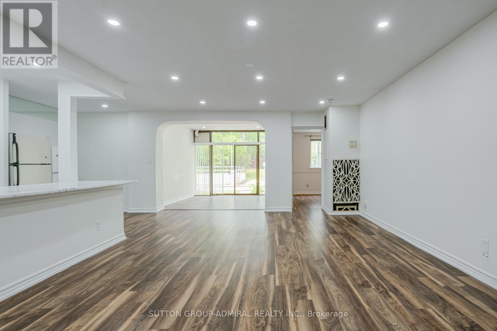 












149 - 3025 THE CREDIT WOODLANDS

,
Mississauga (Erindale),




Ontario
L5C2V3

