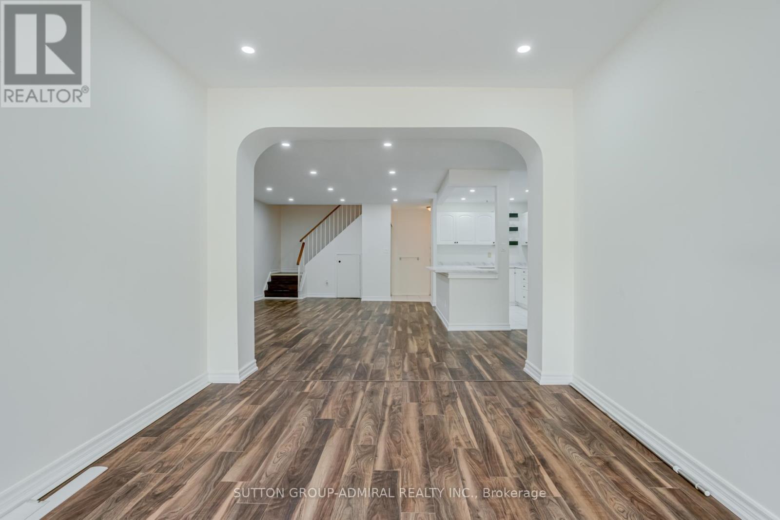 












149 - 3025 THE CREDIT WOODLANDS

,
Mississauga (Erindale),




Ontario
L5C2V3

