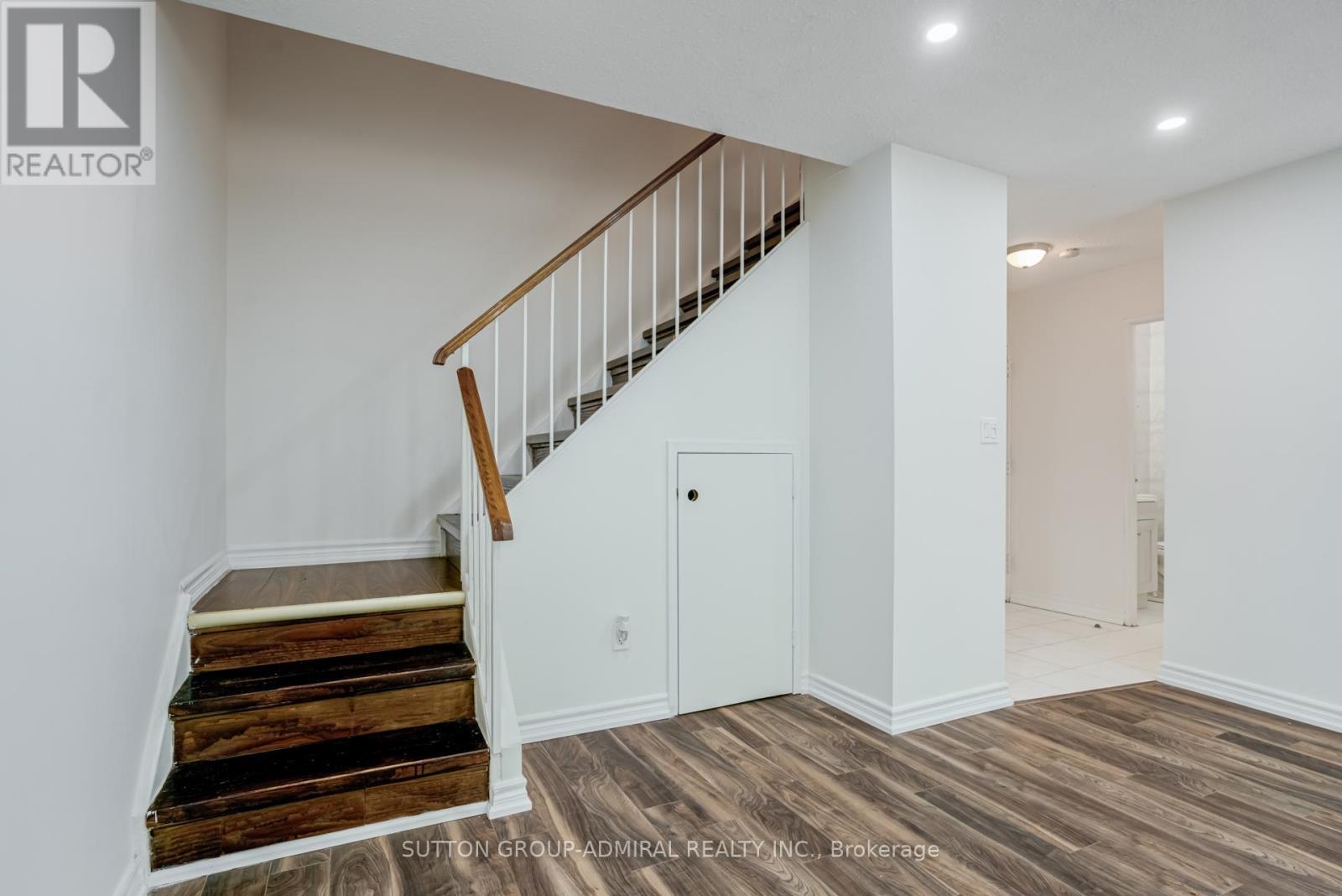 












149 - 3025 THE CREDIT WOODLANDS

,
Mississauga (Erindale),




Ontario
L5C2V3

