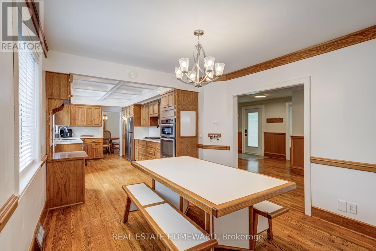 












60 RAVENSBOURNE CRESCENT

,
Toronto (Princess-Rosethorn),




Ontario
M9A2A8

