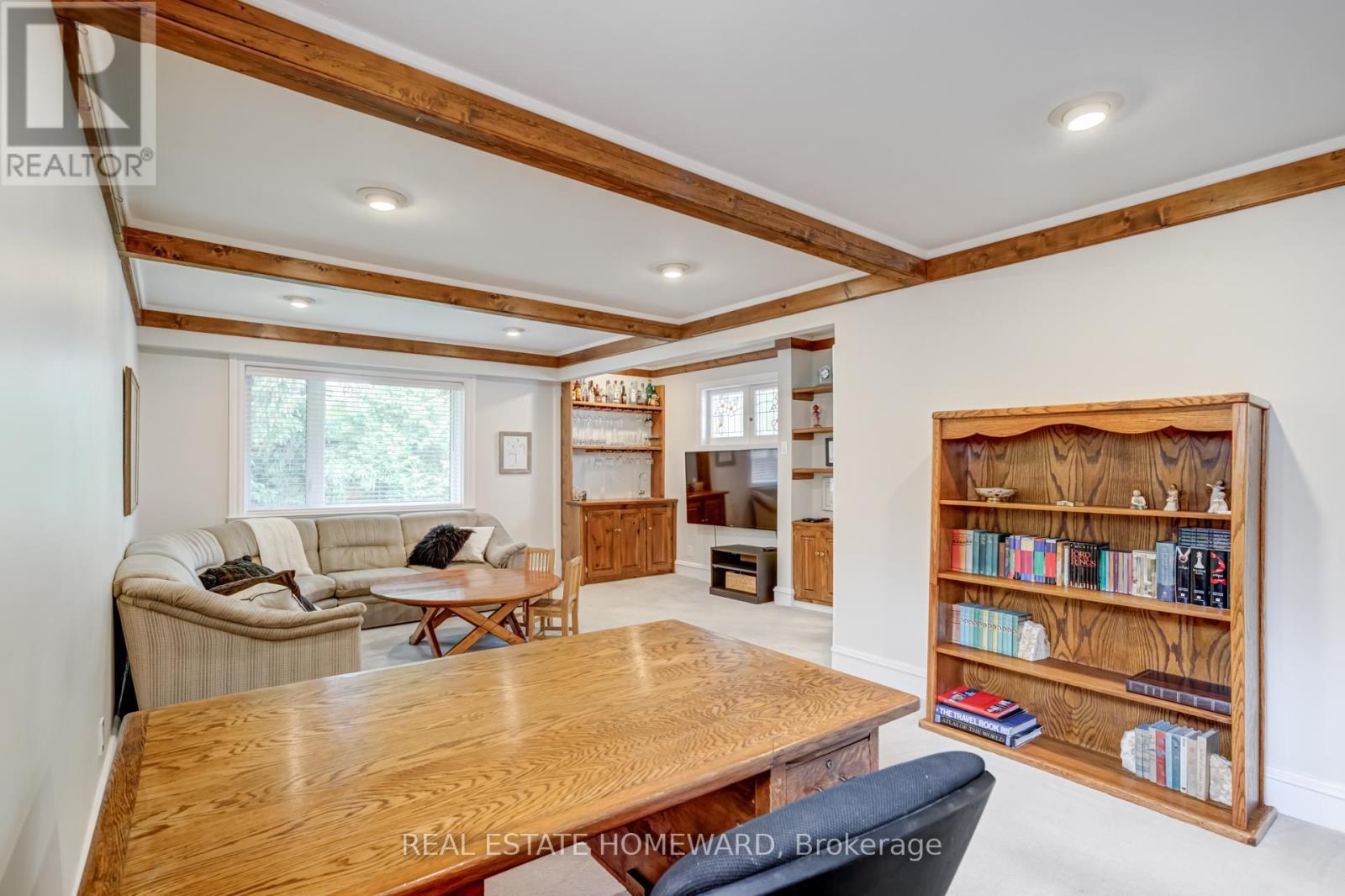 












60 RAVENSBOURNE CRESCENT

,
Toronto (Princess-Rosethorn),




Ontario
M9A2A8

