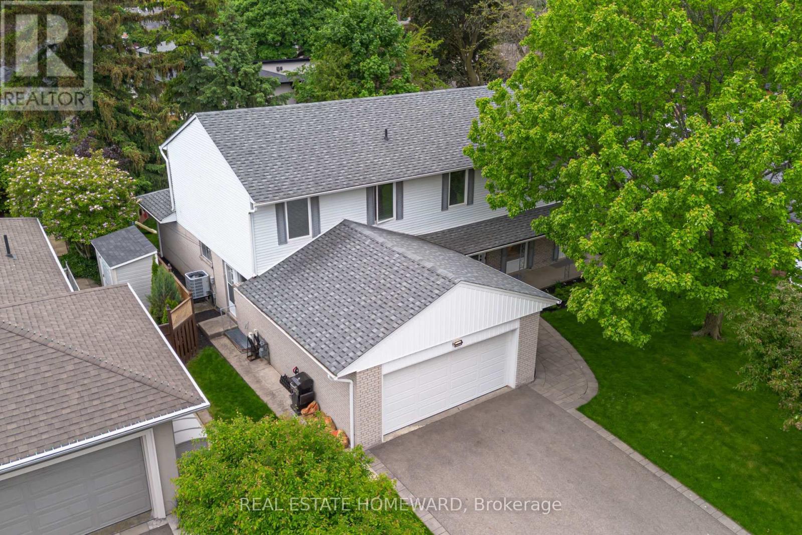 












60 RAVENSBOURNE CRESCENT

,
Toronto (Princess-Rosethorn),




Ontario
M9A2A8


