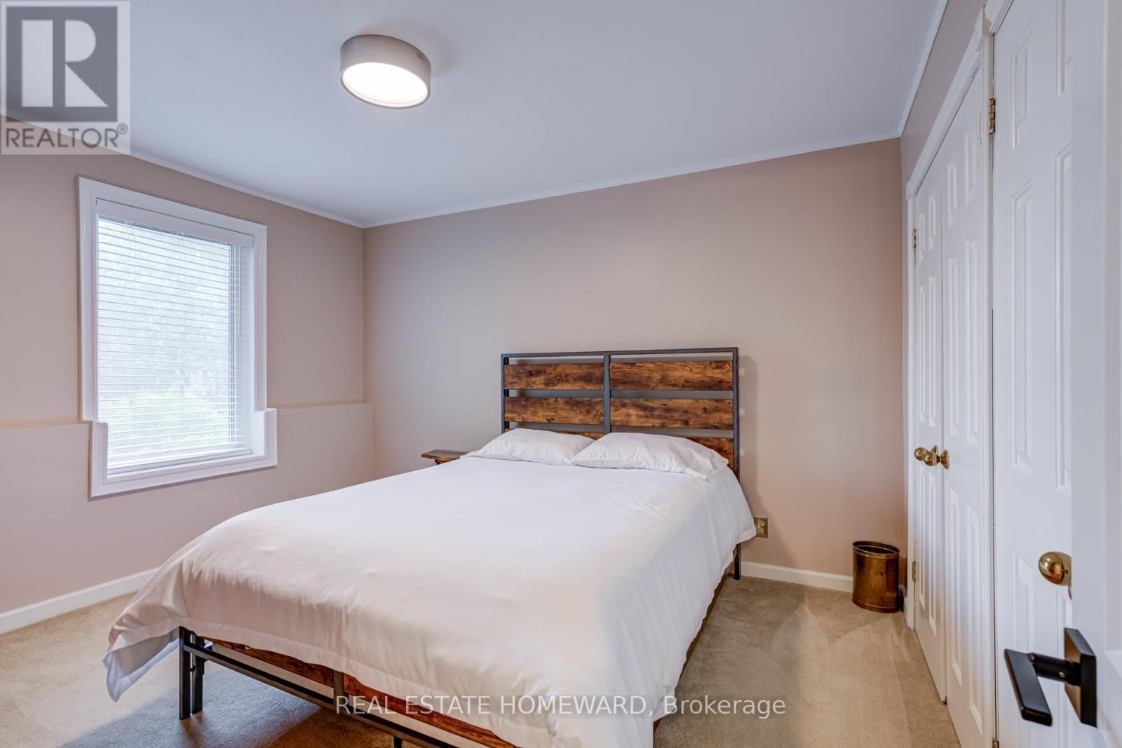 












60 RAVENSBOURNE CRESCENT

,
Toronto (Princess-Rosethorn),




Ontario
M9A2A8

