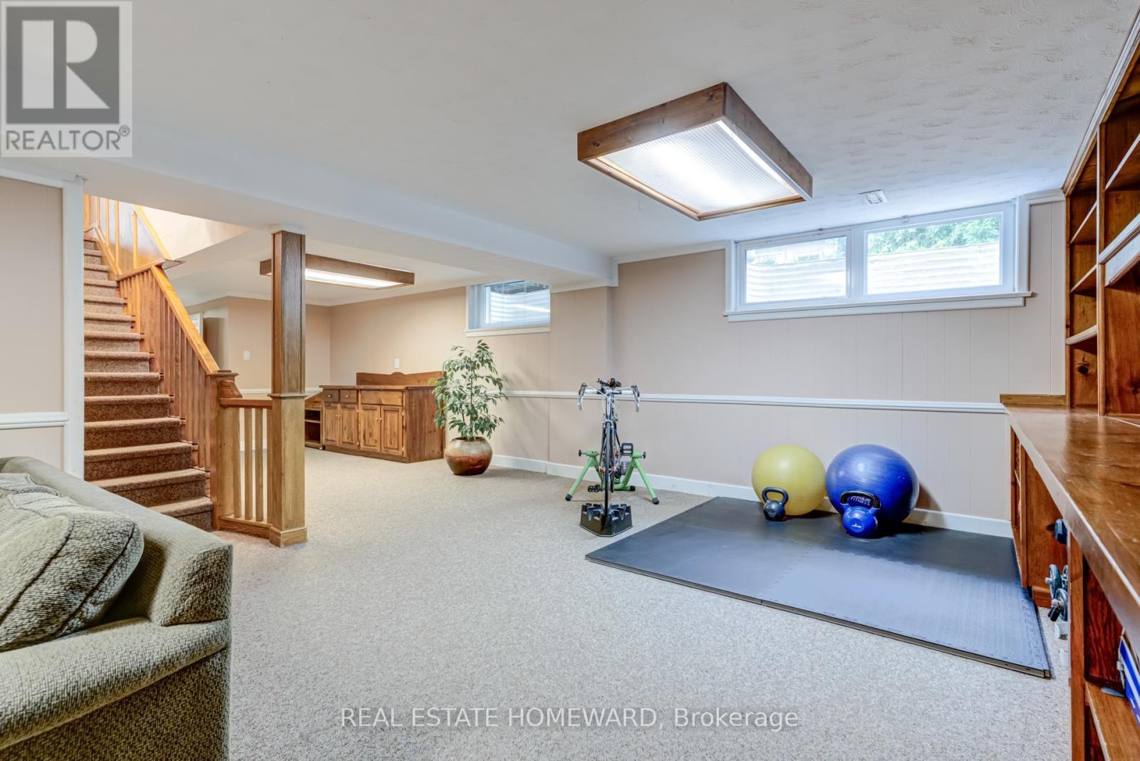












60 RAVENSBOURNE CRESCENT

,
Toronto (Princess-Rosethorn),




Ontario
M9A2A8

