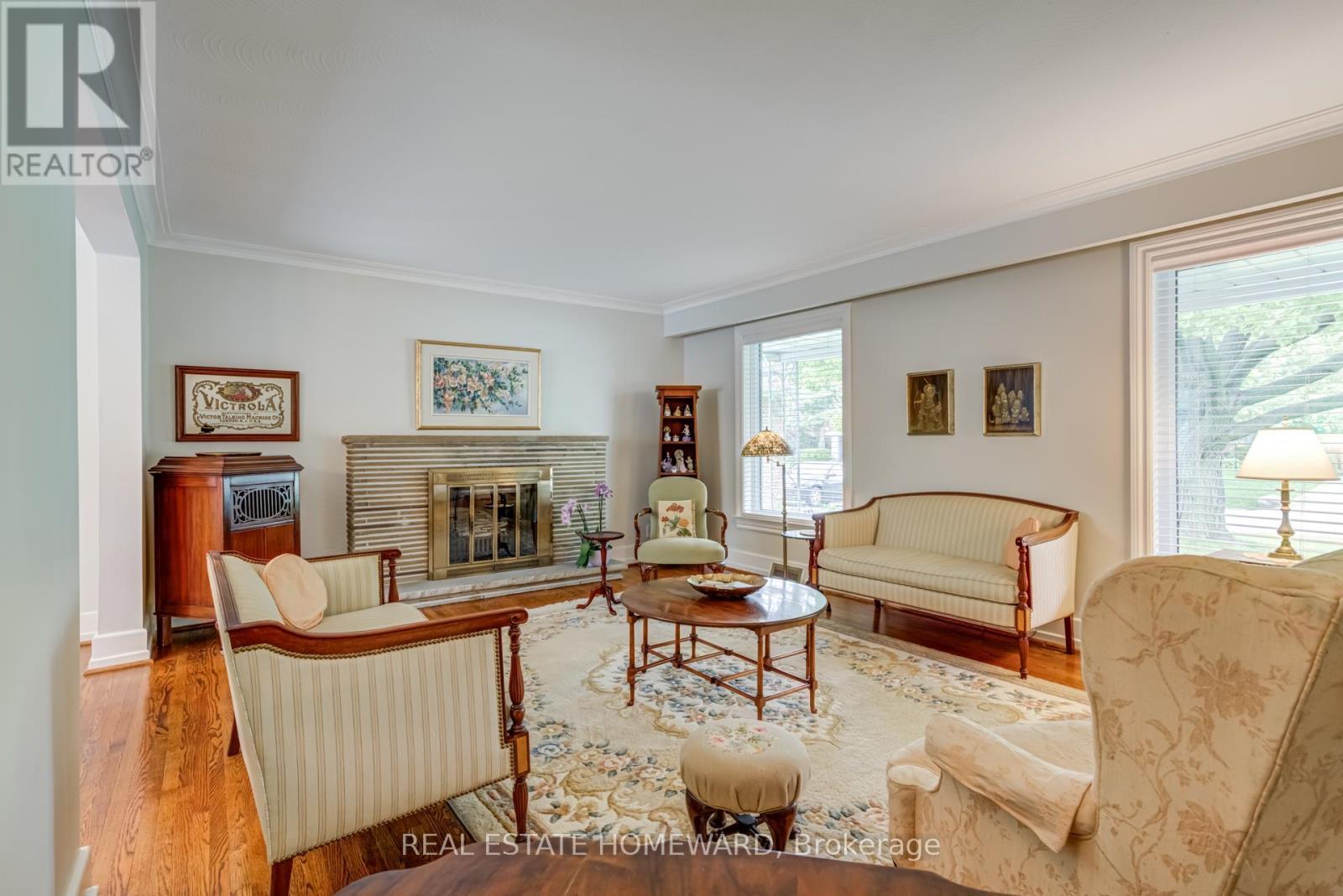 












60 RAVENSBOURNE CRESCENT

,
Toronto (Princess-Rosethorn),




Ontario
M9A2A8

