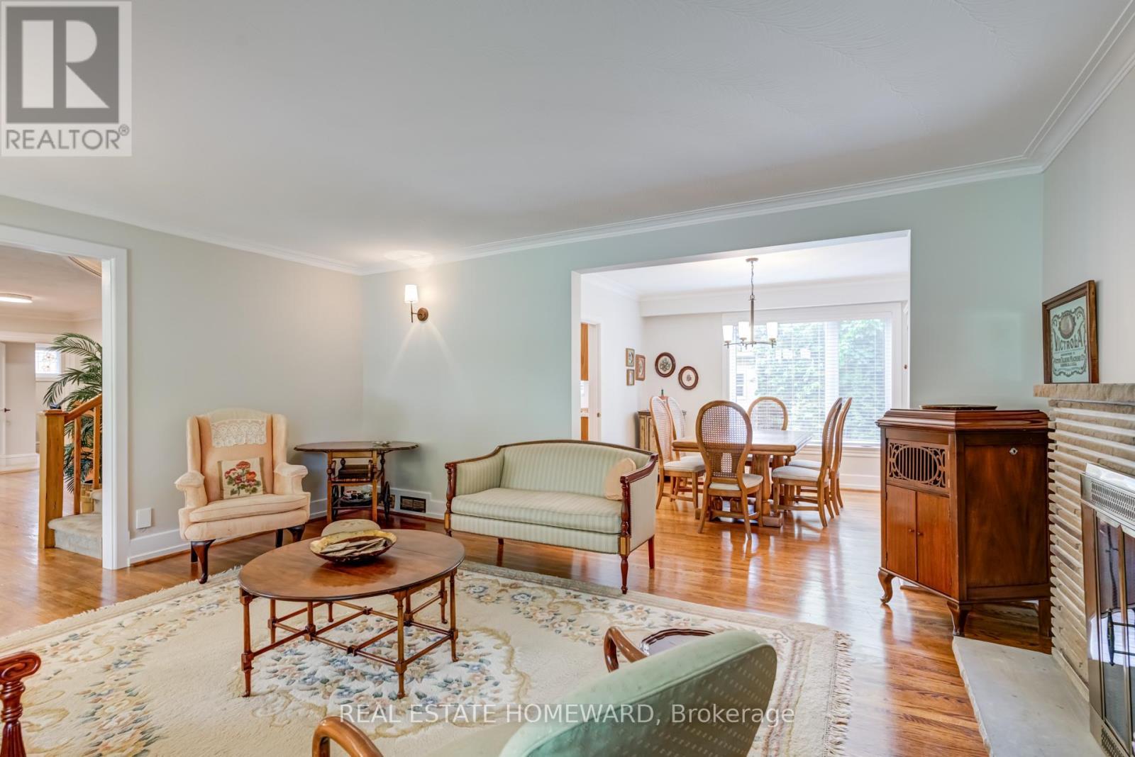 












60 RAVENSBOURNE CRESCENT

,
Toronto (Princess-Rosethorn),




Ontario
M9A2A8

