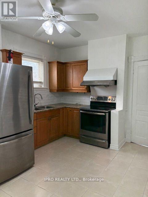












56 JOHN STREET

,
Brampton (Downtown Brampton),




Ontario
L6W1Z3

