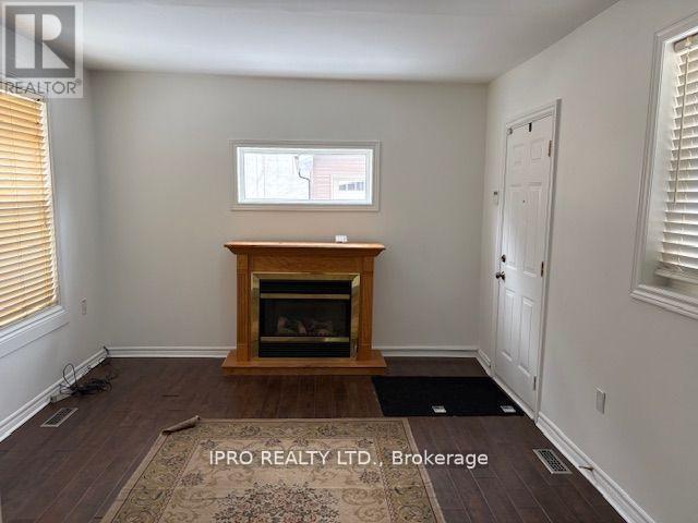 












56 JOHN STREET

,
Brampton (Downtown Brampton),




Ontario
L6W1Z3

