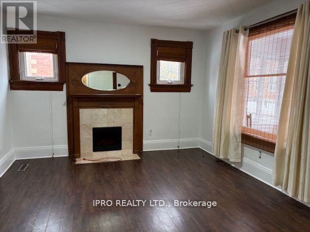 












56 JOHN STREET

,
Brampton (Downtown Brampton),




Ontario
L6W1Z3

