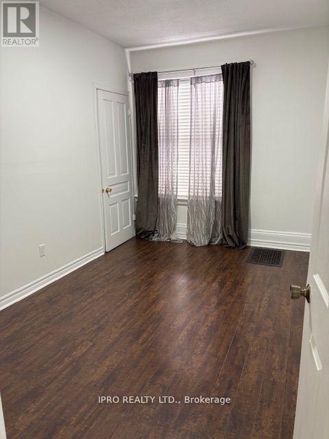 












56 JOHN STREET

,
Brampton (Downtown Brampton),




Ontario
L6W1Z3

