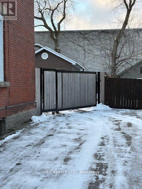 












56 JOHN STREET

,
Brampton (Downtown Brampton),




Ontario
L6W1Z3

