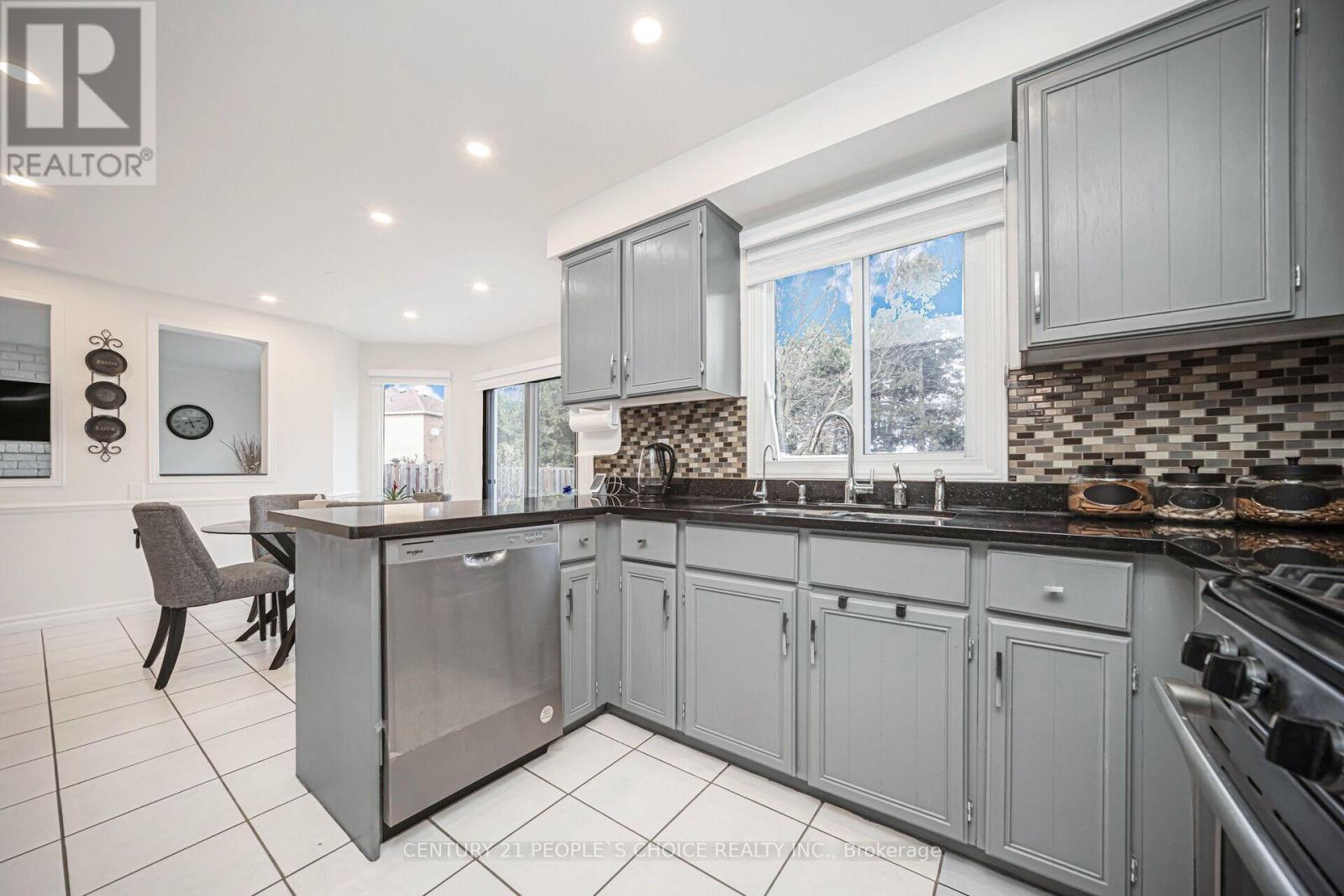 












18 BLACKWELL PLACE

,
Brampton (Fletcher's Creek South),




Ontario
L6W4M2

