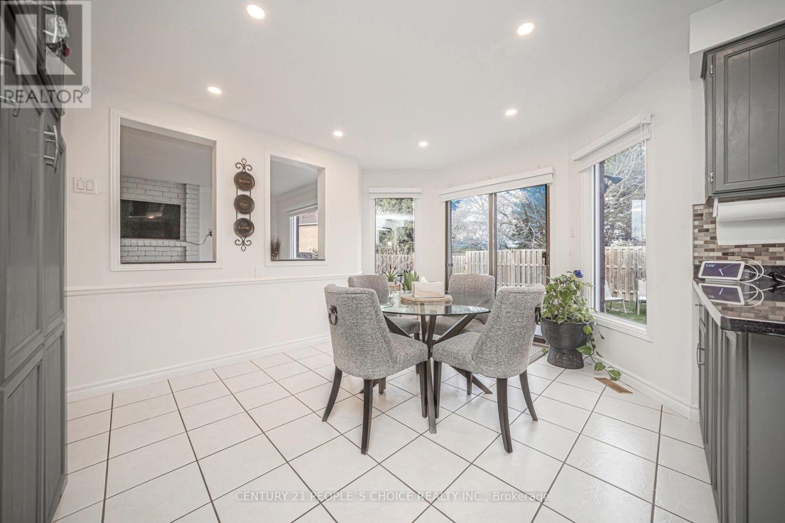 












18 BLACKWELL PLACE

,
Brampton (Fletcher's Creek South),




Ontario
L6W4M2

