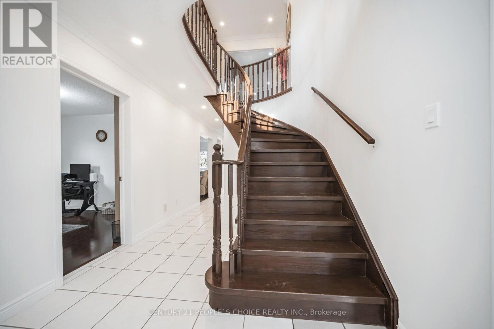 












18 BLACKWELL PLACE

,
Brampton (Fletcher's Creek South),




Ontario
L6W4M2

