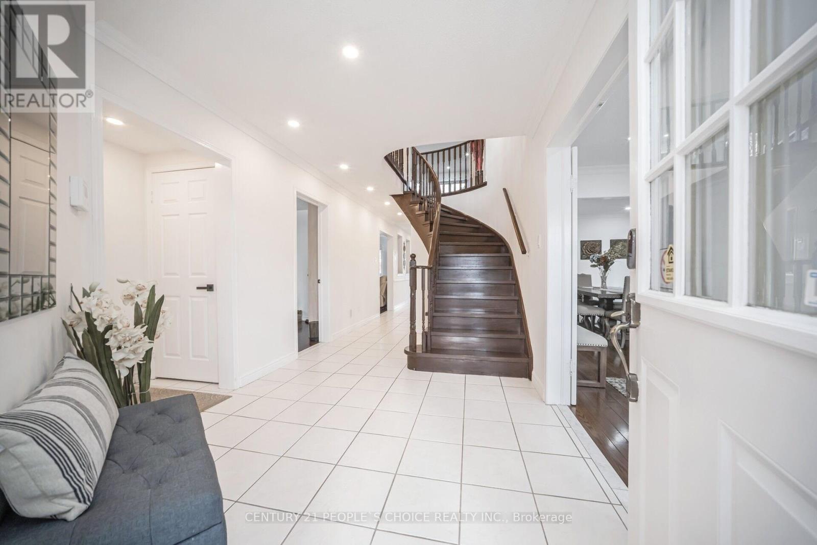 












18 BLACKWELL PLACE

,
Brampton (Fletcher's Creek South),




Ontario
L6W4M2

