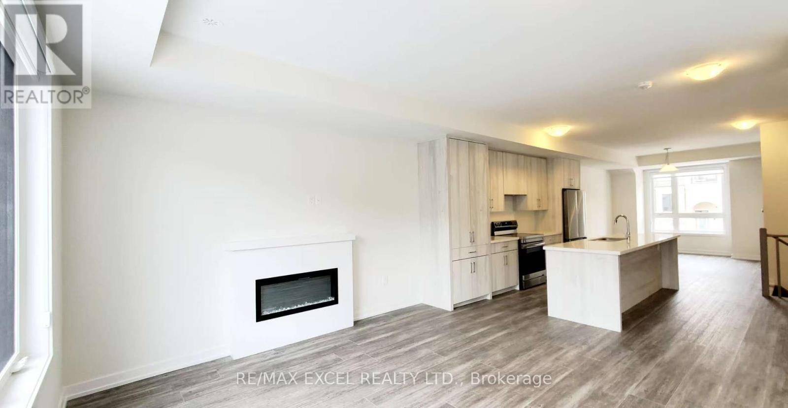 












1359 KOBZAR DRIVE

,
Oakville (NW Northwest),




Ontario
L6M5P3

