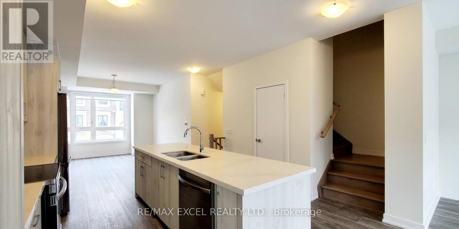 












1359 KOBZAR DRIVE

,
Oakville (NW Northwest),




Ontario
L6M5P3

