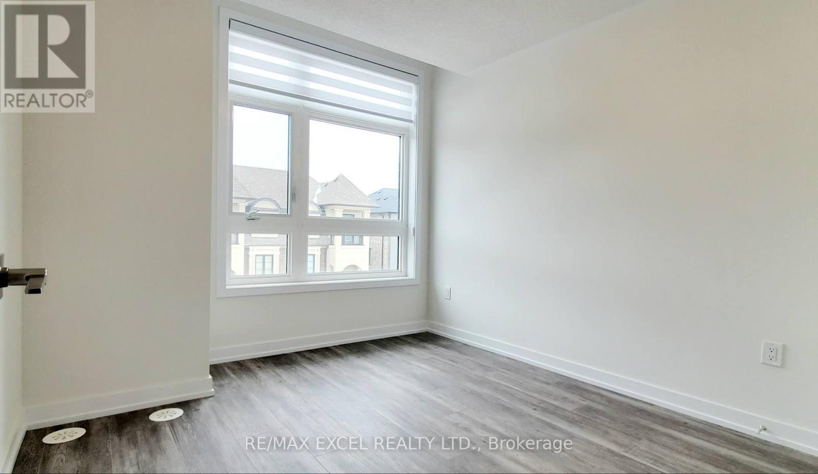 












1359 KOBZAR DRIVE

,
Oakville (NW Northwest),




Ontario
L6M5P3

