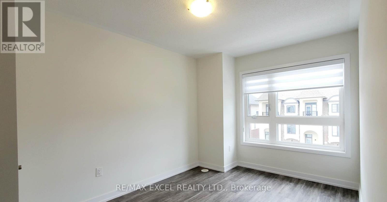












1359 KOBZAR DRIVE

,
Oakville (NW Northwest),




Ontario
L6M5P3


