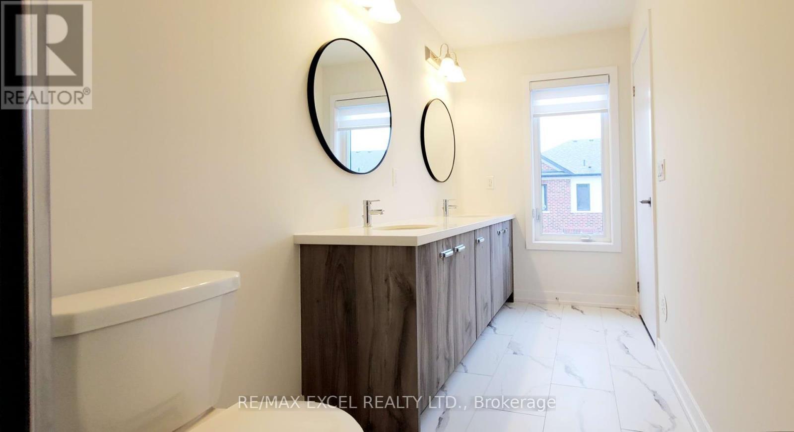 












1359 KOBZAR DRIVE

,
Oakville (NW Northwest),




Ontario
L6M5P3

