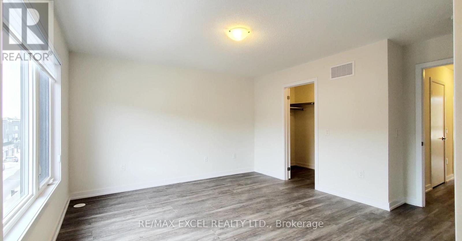 












1359 KOBZAR DRIVE

,
Oakville (NW Northwest),




Ontario
L6M5P3


