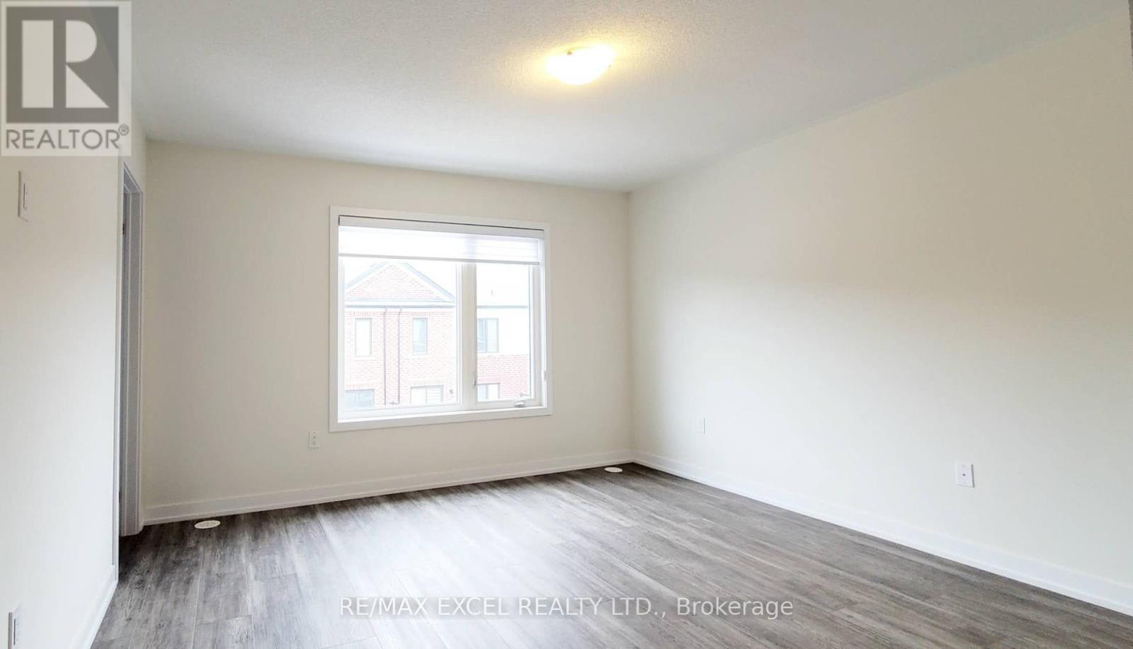 












1359 KOBZAR DRIVE

,
Oakville (NW Northwest),




Ontario
L6M5P3

