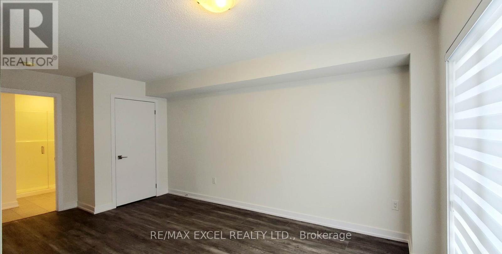 












1359 KOBZAR DRIVE

,
Oakville (NW Northwest),




Ontario
L6M5P3

