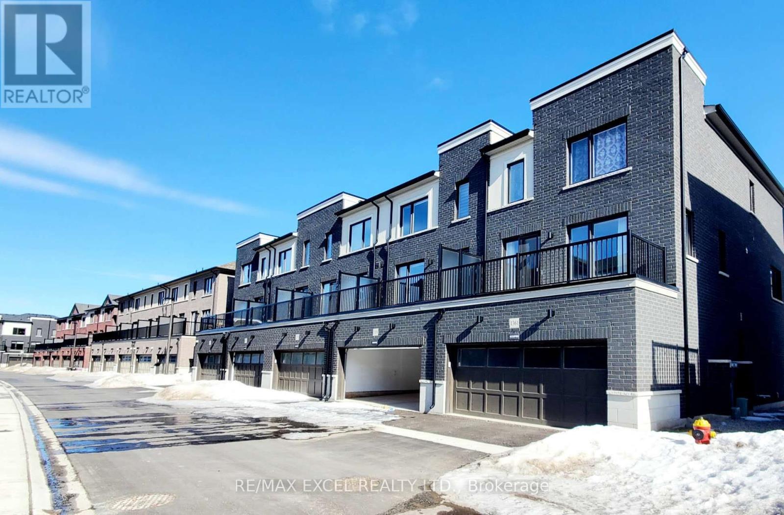 












1359 KOBZAR DRIVE

,
Oakville (NW Northwest),




Ontario
L6M5P3

