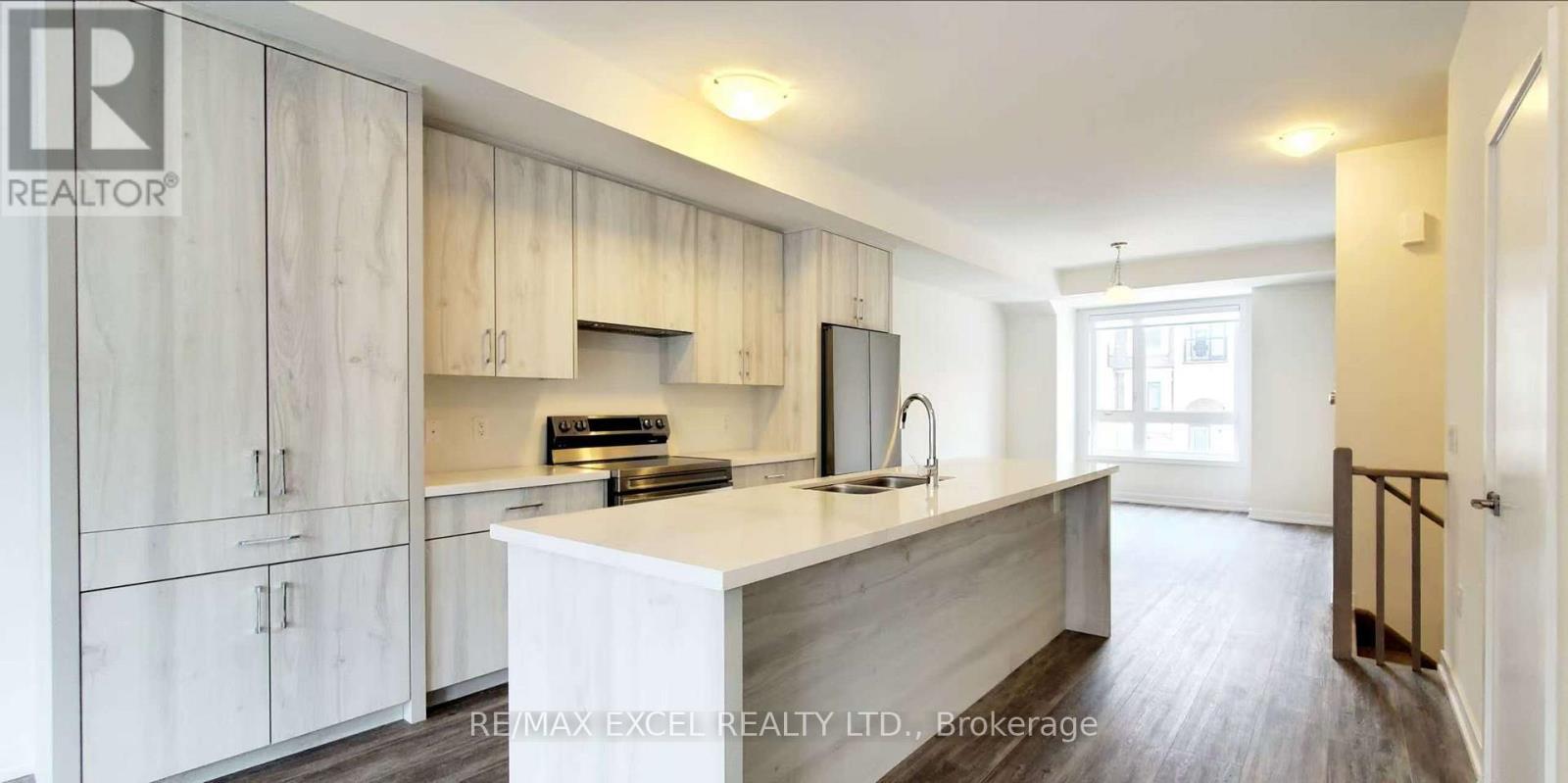 












1359 KOBZAR DRIVE

,
Oakville (NW Northwest),




Ontario
L6M5P3

