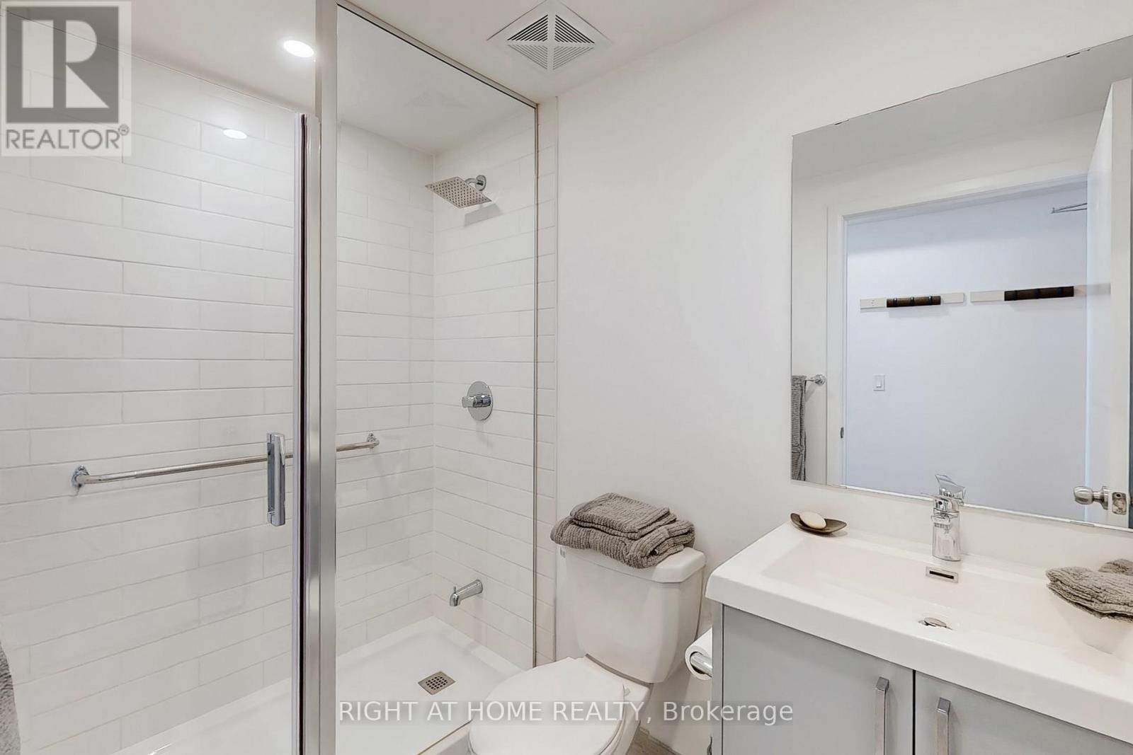 












202 - 385 OSLER STREET

,
Toronto (Weston-Pellam Park),




Ontario
M6N2Z4

