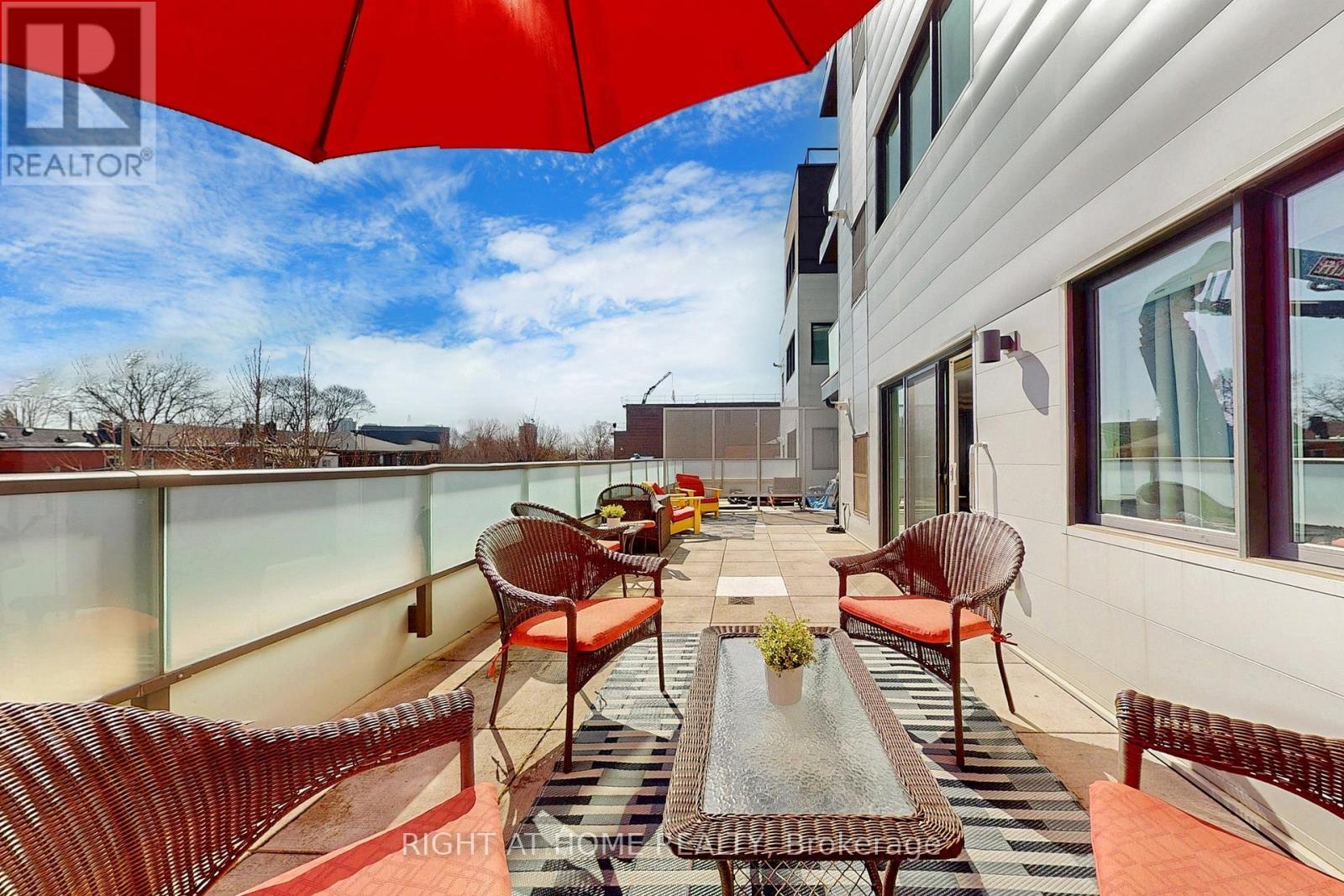 












202 - 385 OSLER STREET

,
Toronto (Weston-Pellam Park),




Ontario
M6N2Z4

