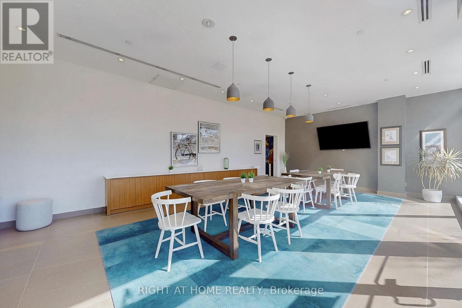 












202 - 385 OSLER STREET

,
Toronto (Weston-Pellam Park),




Ontario
M6N2Z4

