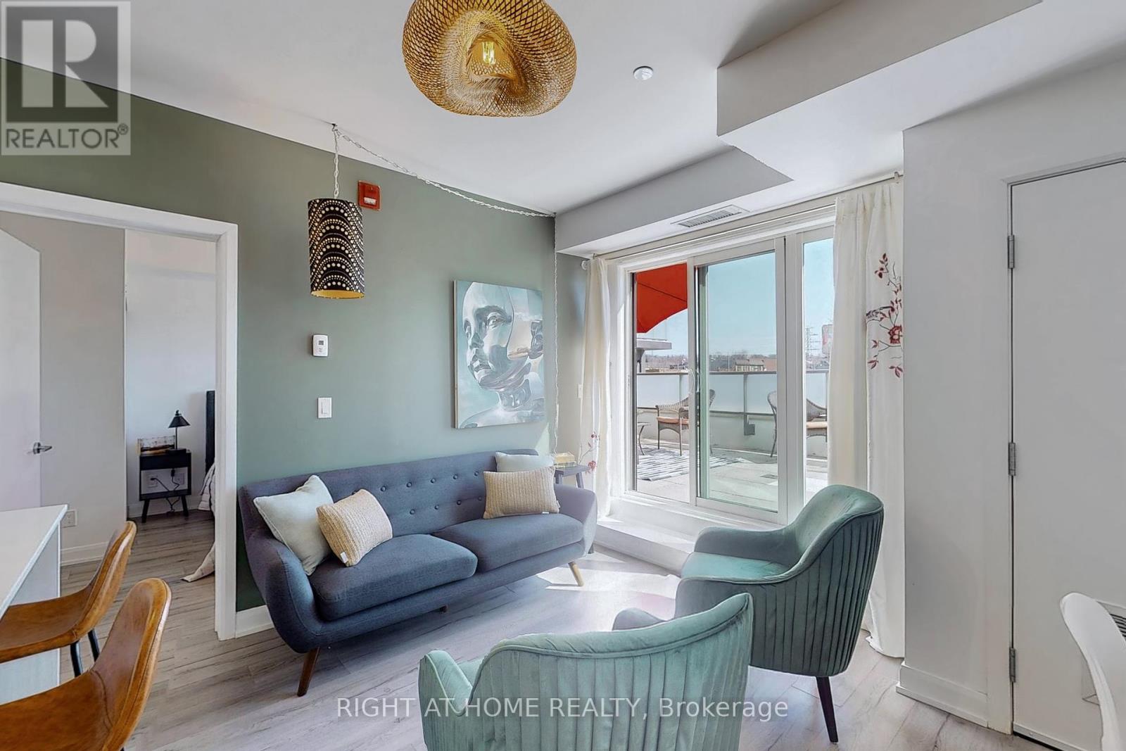 












202 - 385 OSLER STREET

,
Toronto (Weston-Pellam Park),




Ontario
M6N2Z4

