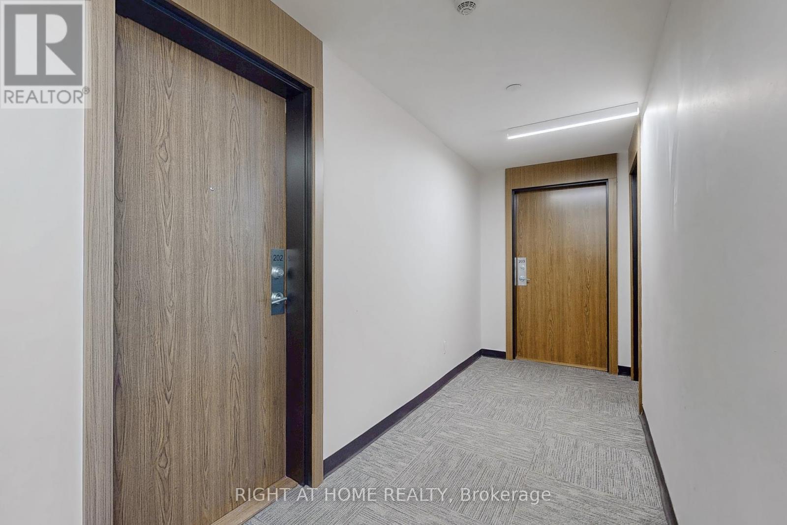 












202 - 385 OSLER STREET

,
Toronto (Weston-Pellam Park),




Ontario
M6N2Z4

