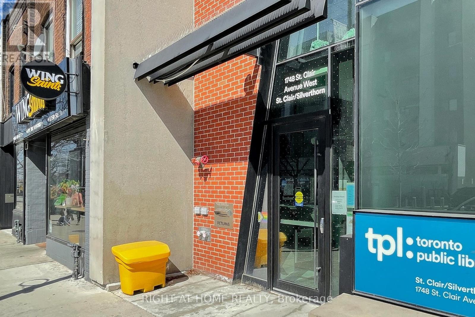












202 - 385 OSLER STREET

,
Toronto (Weston-Pellam Park),




Ontario
M6N2Z4

