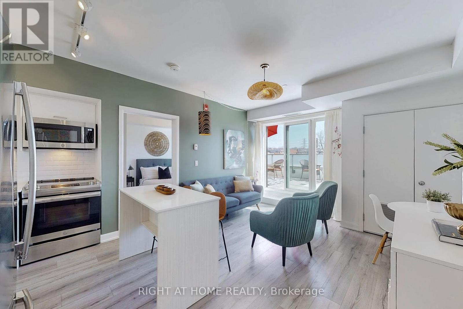 












202 - 385 OSLER STREET

,
Toronto (Weston-Pellam Park),




Ontario
M6N2Z4

