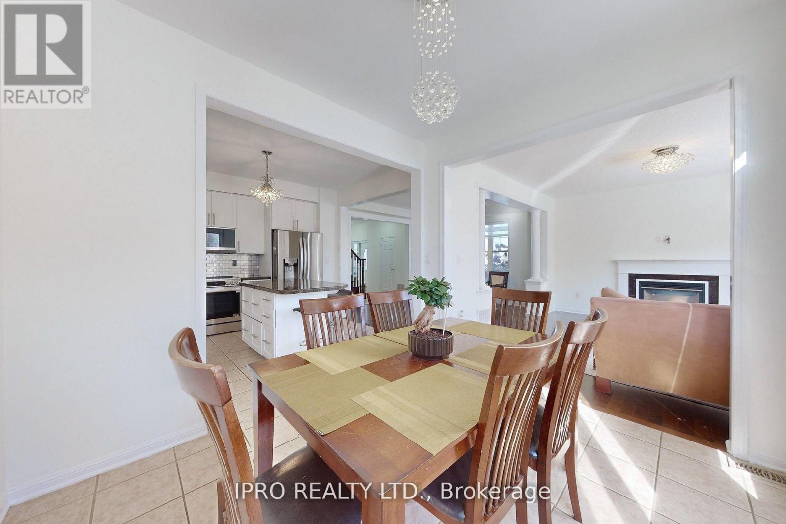 












730 BOLINGBROKE DRIVE

,
Milton (CO Coates),




Ontario
L9T6Z3

