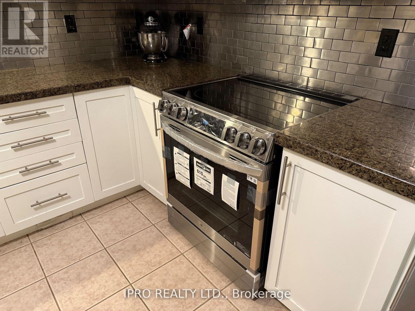 












730 BOLINGBROKE DRIVE

,
Milton (CO Coates),




Ontario
L9T6Z3

