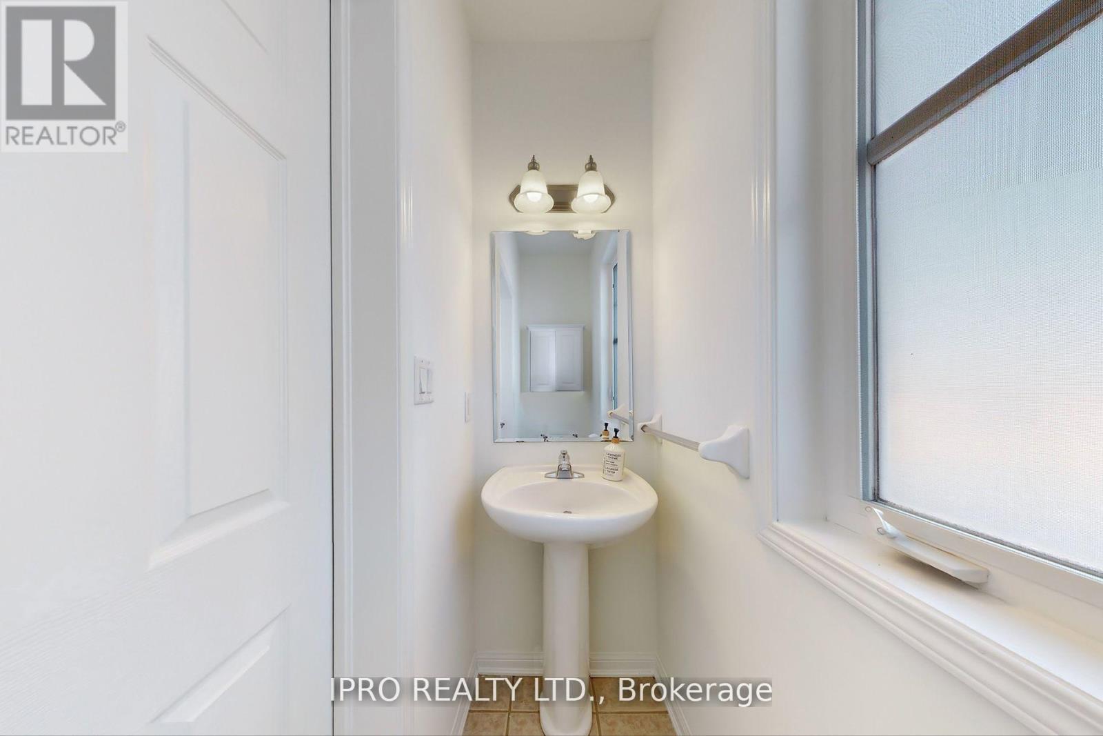 












730 BOLINGBROKE DRIVE

,
Milton (CO Coates),




Ontario
L9T6Z3

